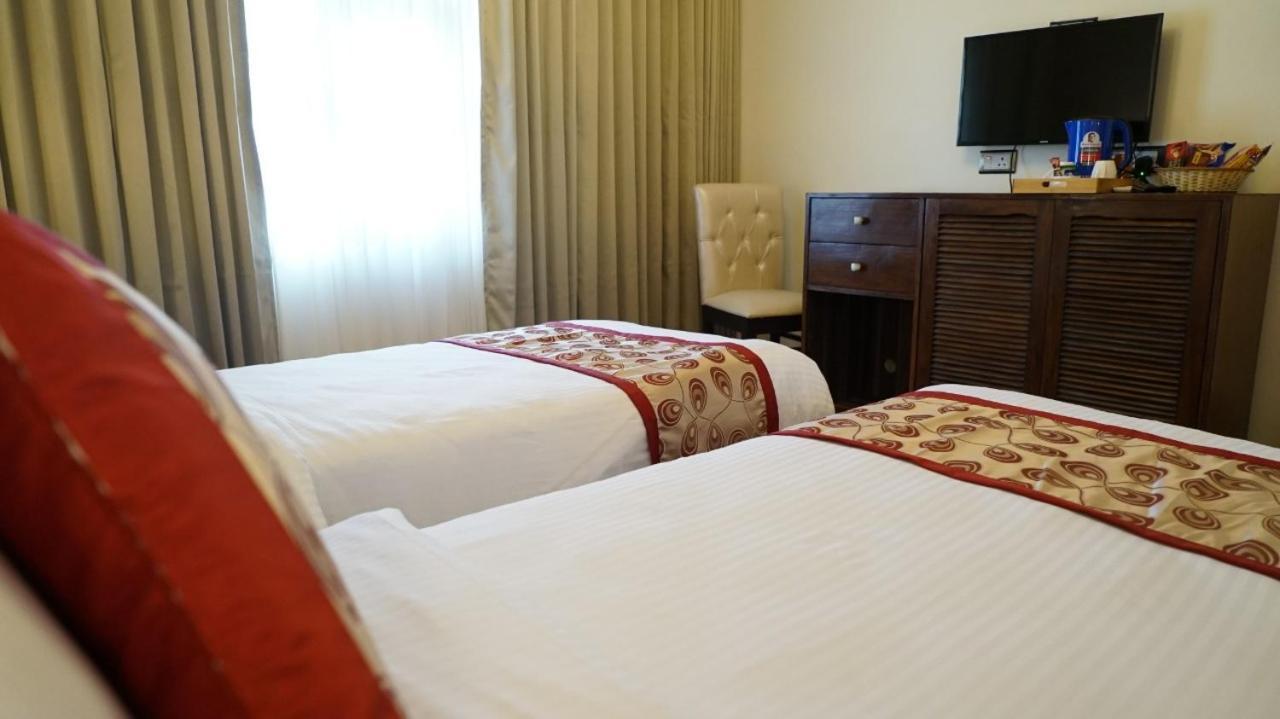 Hotel Sukh Mehal Jalandhar Esterno foto